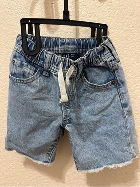 3/25$ GAP Kids Light Blue Denim Drawstring Shorts